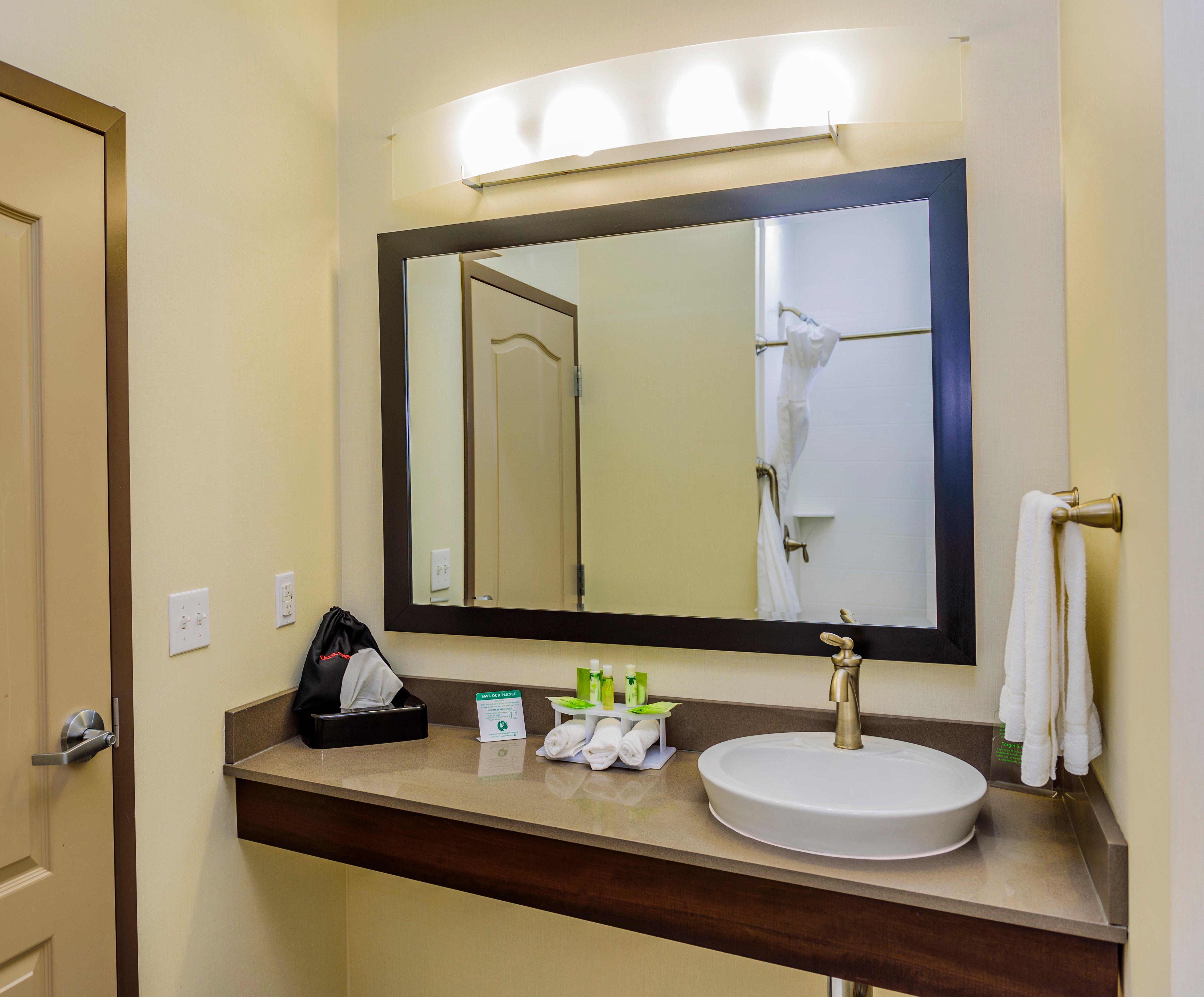 Holiday Inn Express & Suites Cheektowaga North East By Ihg Exterior foto