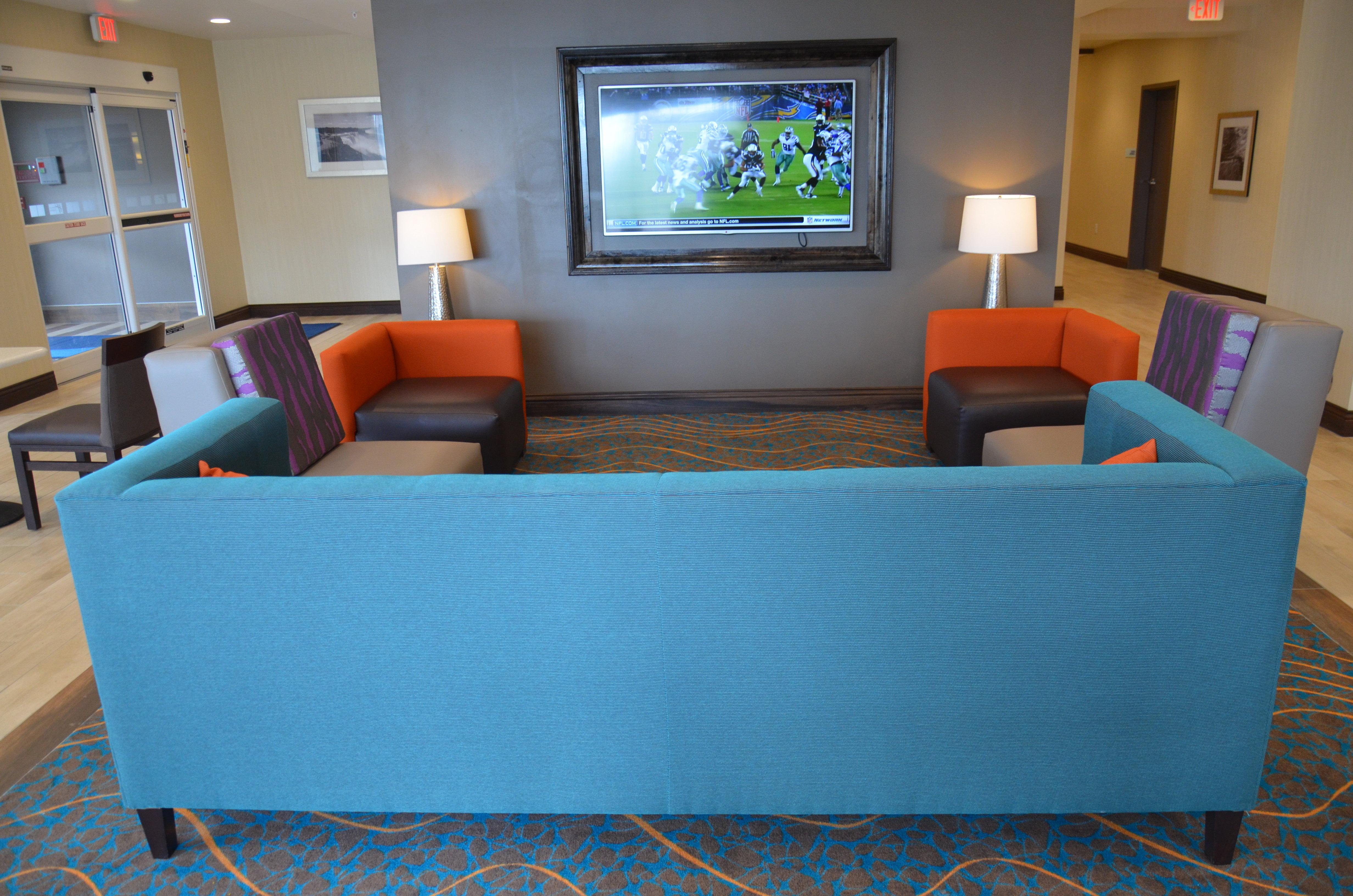 Holiday Inn Express & Suites Cheektowaga North East By Ihg Exterior foto