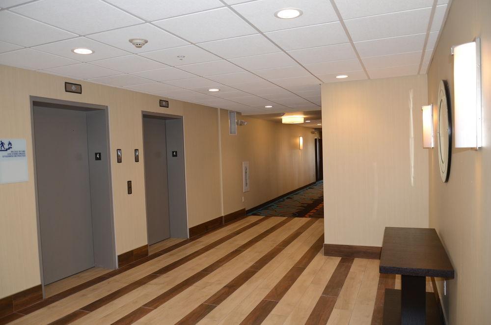 Holiday Inn Express & Suites Cheektowaga North East By Ihg Exterior foto